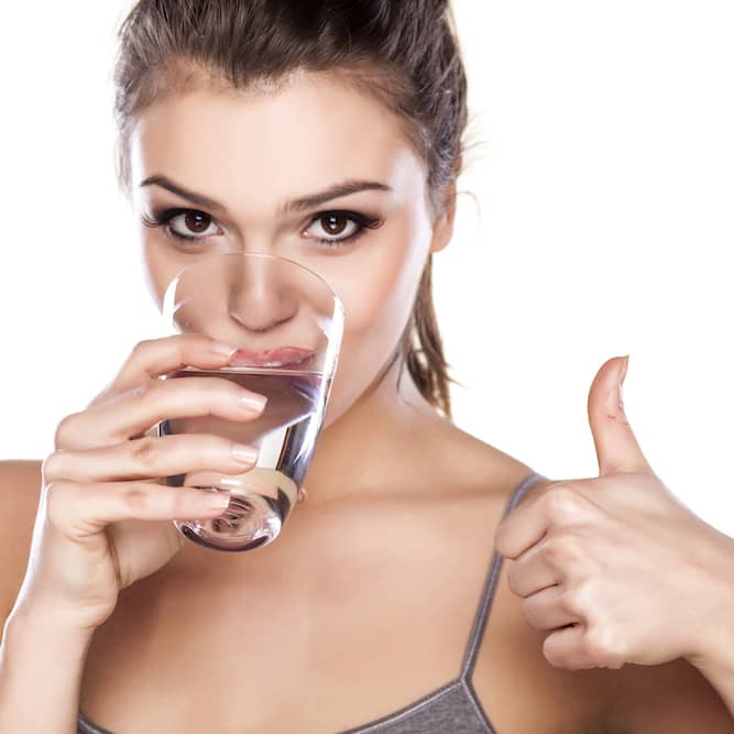 Proč pít zásaditou vodu?